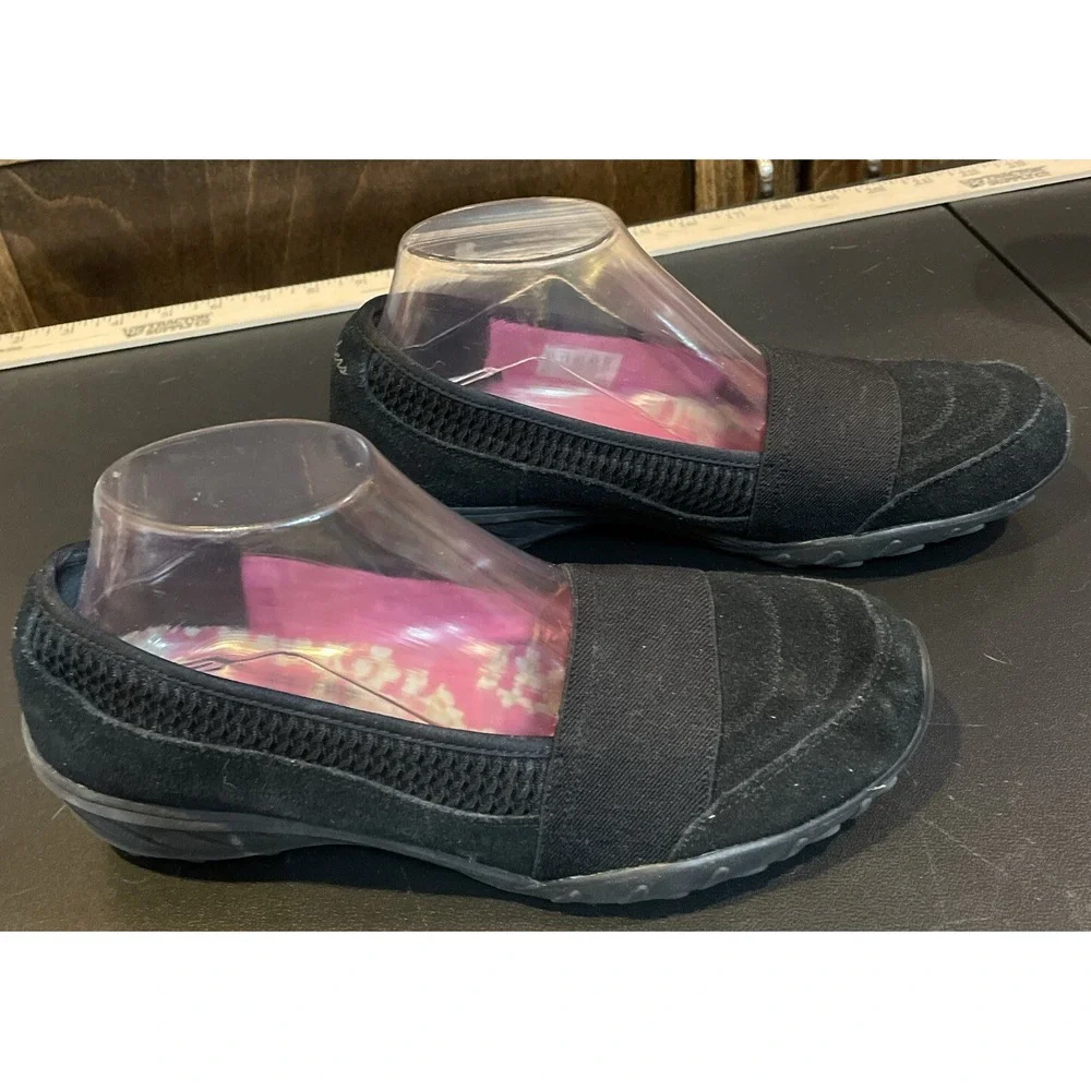 Skechers Womens 8.5 Relaxed Fit Slip On Shoes Black‎ Suede Memory Foam 22907